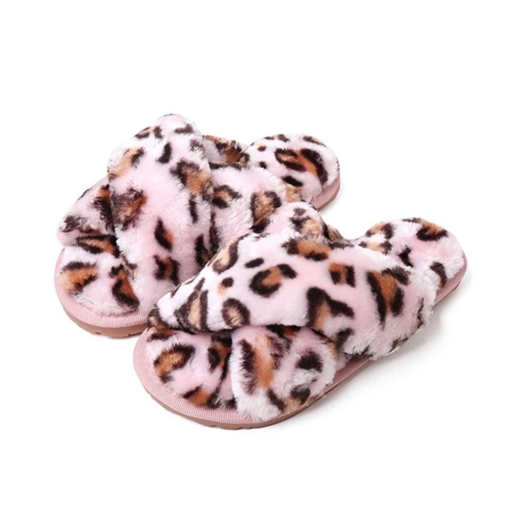 Plush fuzzy slippers